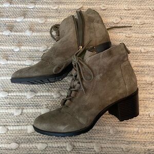 Short green boots
